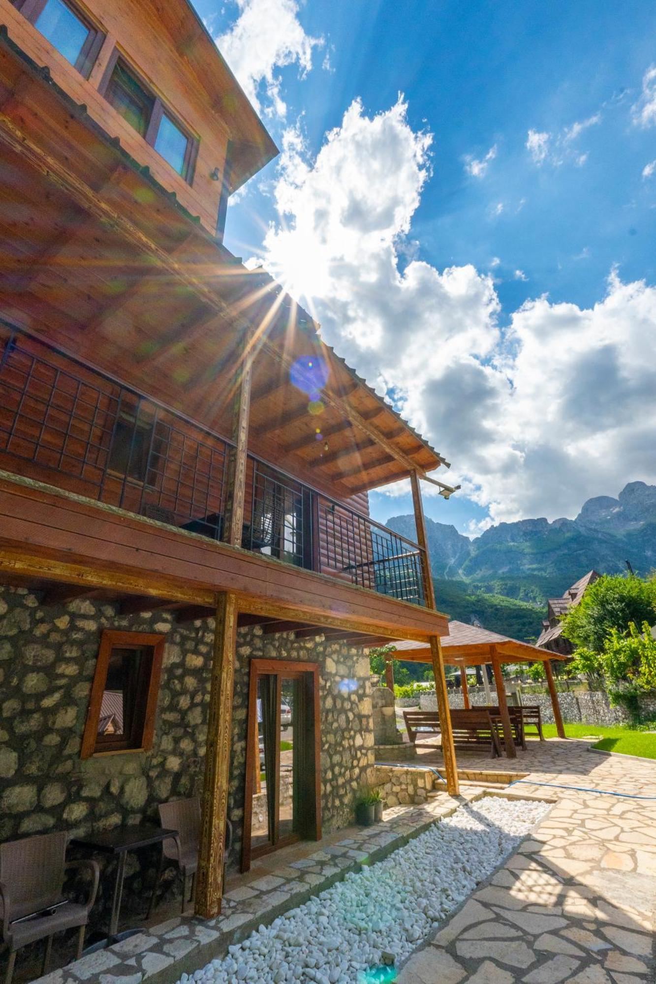 Gegest Hotel Theth Exterior foto